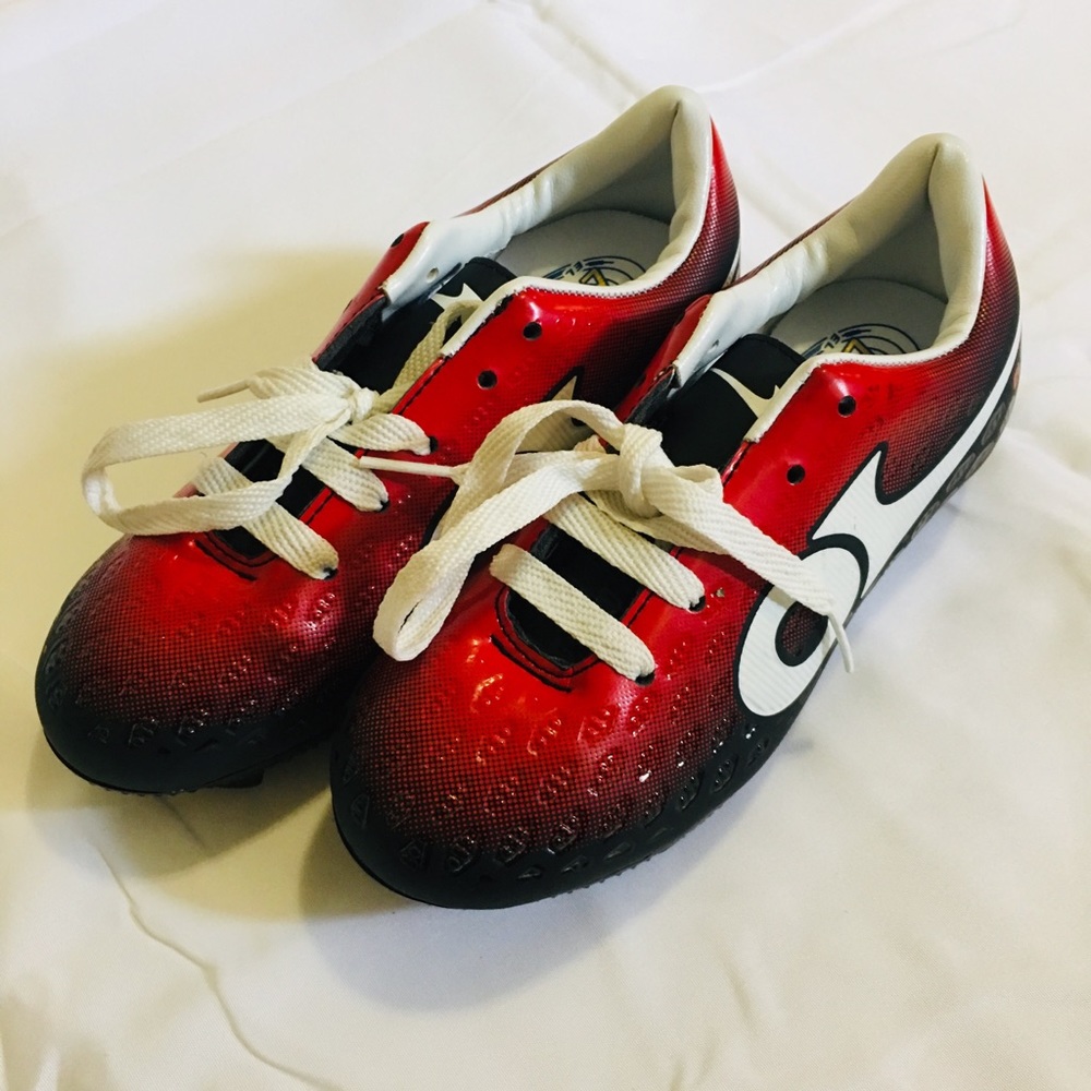 NWOT Boys Soccer Cleats